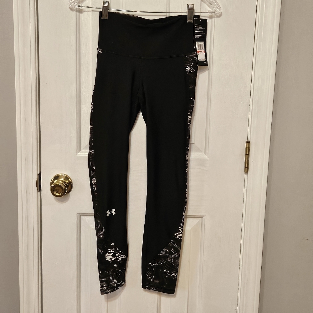 Under Armour Black and White Leggings XS